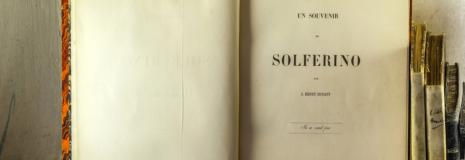 Foto des Buchs "Un Souvenir de Solferino" von Henry Dunant