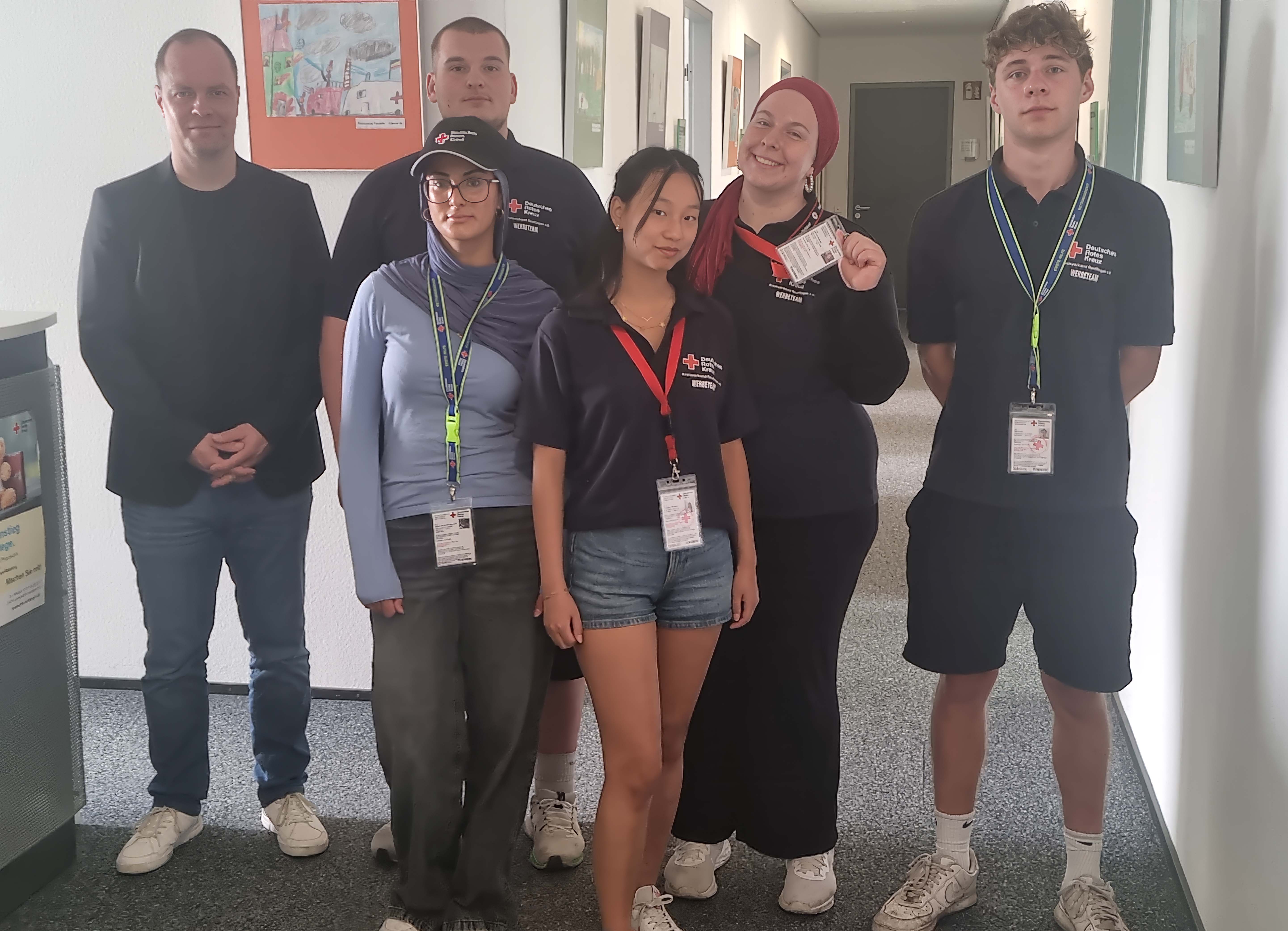 Das Bild zeigt das aktuelle Werbeteam in der DRK-Kreisgeschäftstelle in Reutlingen